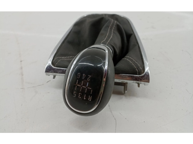 Электрический вентилятор радиаторов 8126201105 Opel Astra J