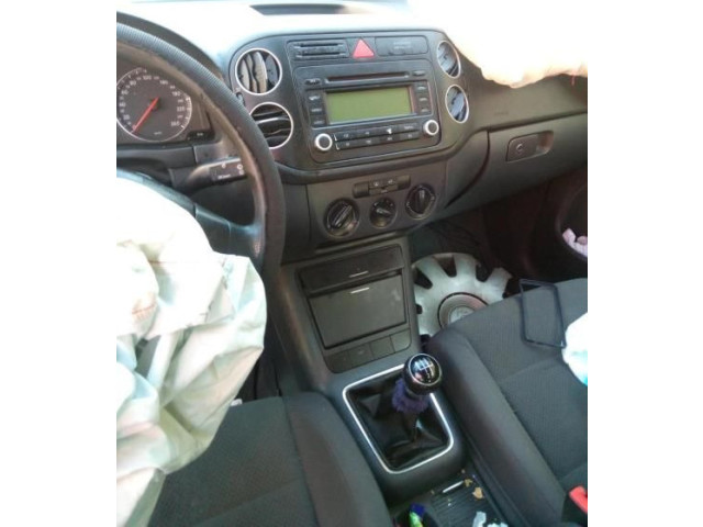 Зеркало электрическое Volkswagen Golf Plus 2005 - 2013 года