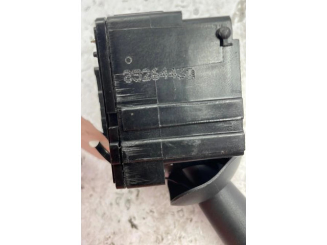 Ручка стеклоочистителей 8201168013   Renault Clio IV