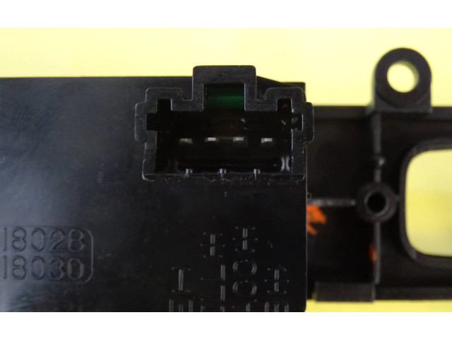 Дисплей MB918028, MB918030 Mitsubishi Galant