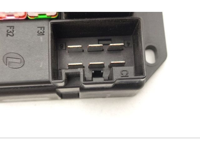 Блок предохранителей GW9314N030AC Jaguar XJ X351