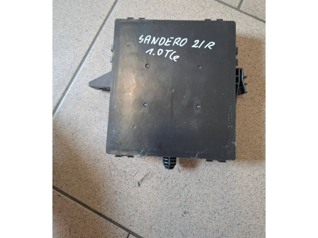 Блок управления 284B10236R   Dacia Sandero III