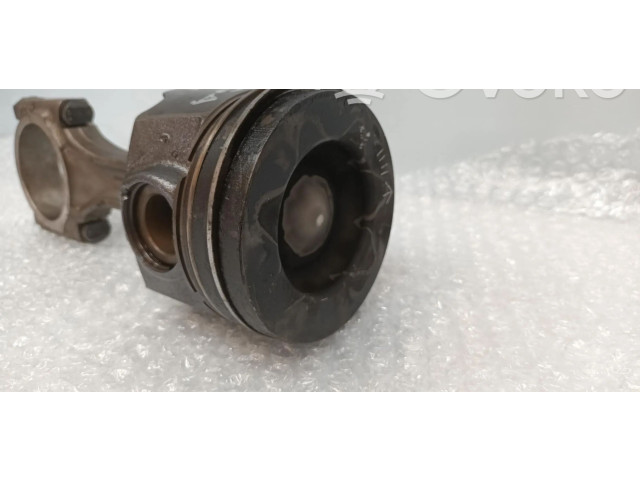  Поршень с шатуном  9812818680  Ford Kuga I  