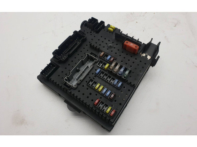 Блок предохранителей 8676391, 12217799   Volvo XC90    