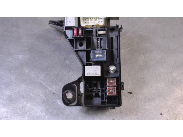 Блок предохранителей    Toyota Corolla Verso E121    