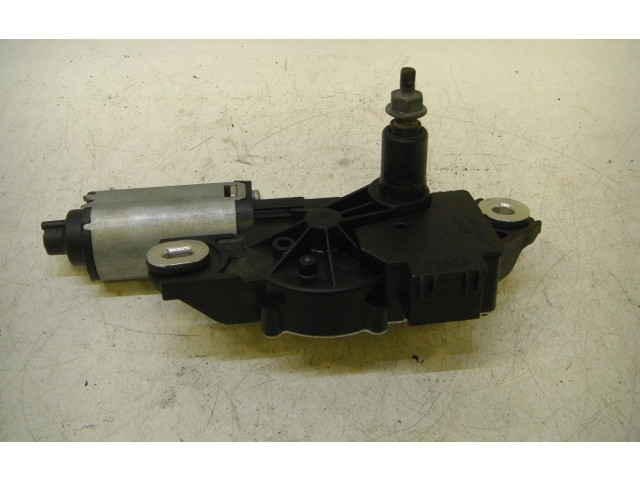 Моторчик заднего дворника 2K0955712C Volkswagen Caddy