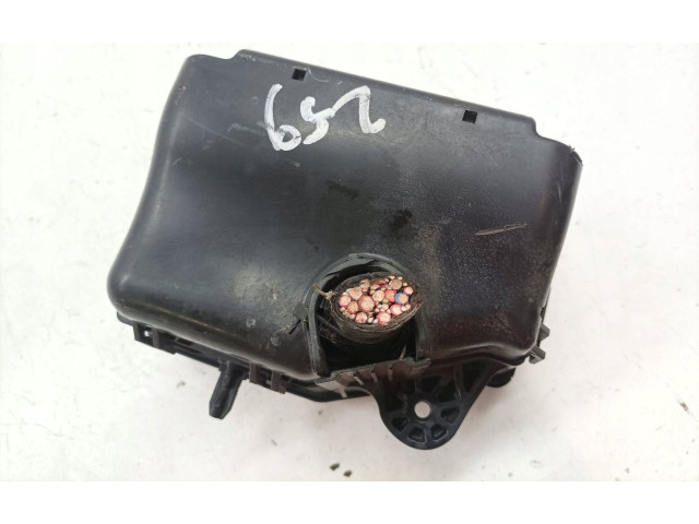 Блок предохранителей  91200-4Y071   KIA Rio    