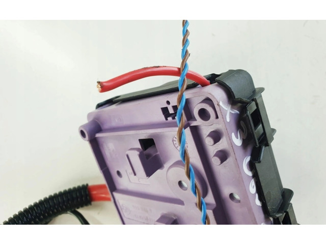 Блок предохранителей BMW X3 E83