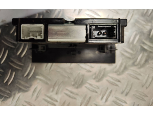 Дисплей 30797719, 003000258564 Volvo V50