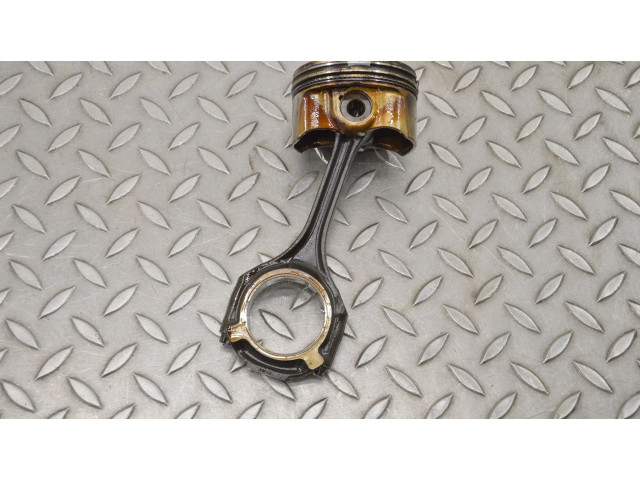 Píst 53236 Mercedes-Benz E W211 M 272.943