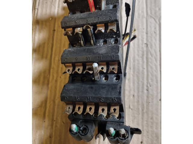 Pojistková skříňka 1245402050 Mercedes-Benz E W124 1995