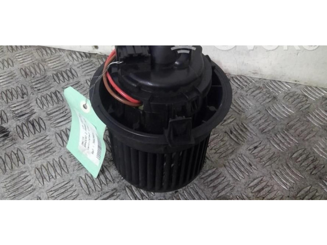 Вентилятор печки    272100975R   Dacia Sandero
