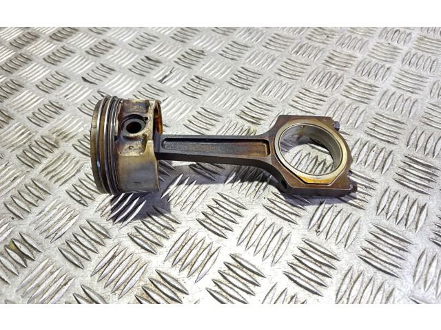  Поршень с шатуном  2399  Jaguar XJ X308  