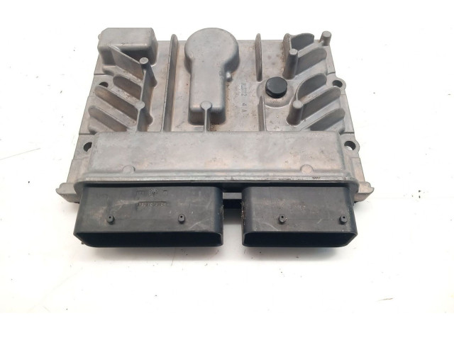 Блок управления двигателя 55579719 Opel Meriva B