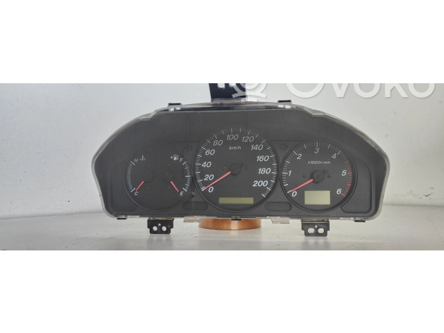 Панель приборов 1575107500 Mazda MPV II LW