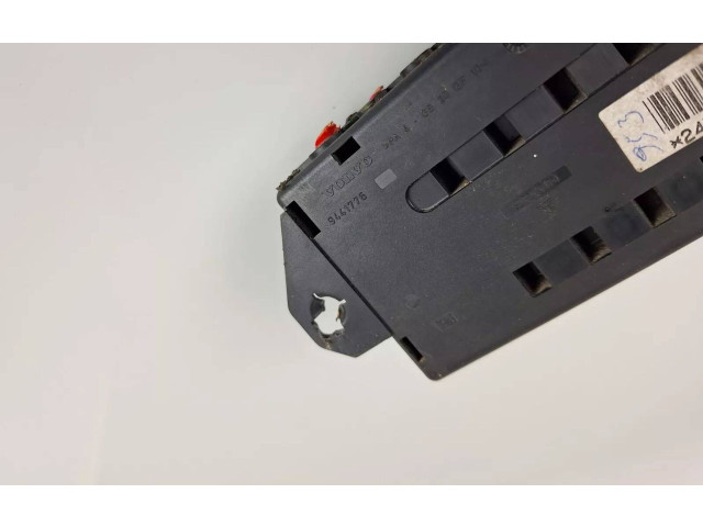 Блок предохранителей 9441776   Volvo XC90    