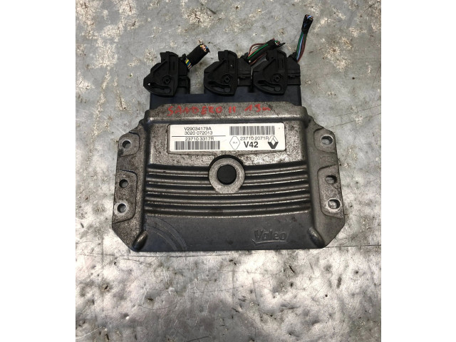 Řídící jednotka 237103317R Renault Sandero II 2013