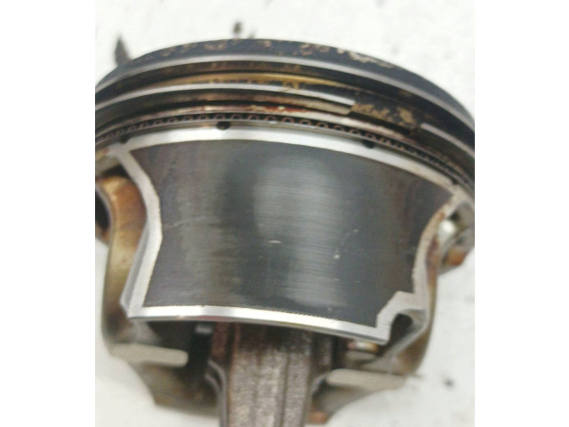  Поршень с шатуном  82LJ99X, TFSI  Audi A3 S3 8V  