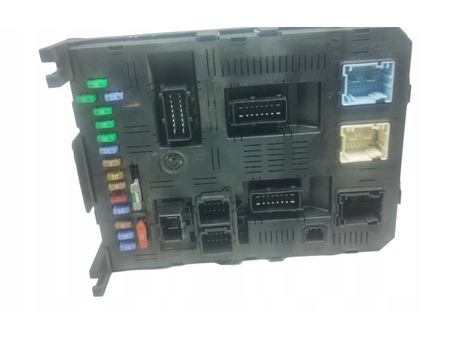 Pojistková skříňka Peugeot 607 2006