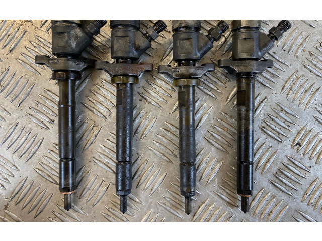 Vstřikovač 0445110297 Peugeot 5008 DV6TED4