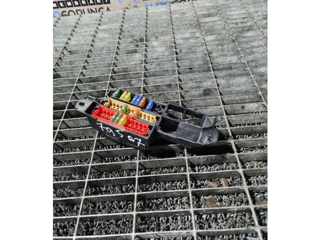   Pojistková skříňka    Audi Q7 4L 2007