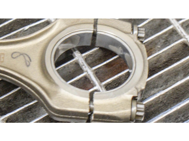 Píst 7838623, 7840918 BMW 5 E60 E61 pro benzínový motor 5.0 S85 B50 A