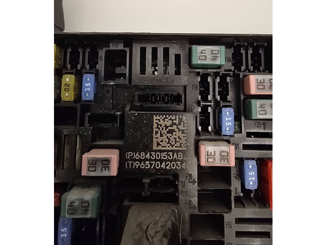 Pojistková skříňka 68430153AB, 9657042034 Ram 1500 2021