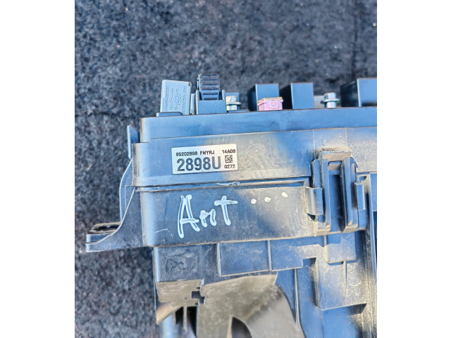 Pojistková skříňka 95202898 Opel Antara 2014