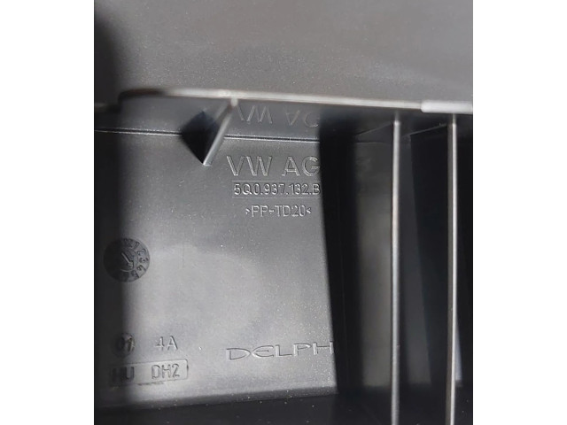 Блок предохранителей  5Q0907361D, 5Q0907361D   Skoda Octavia Mk3 (5E)    