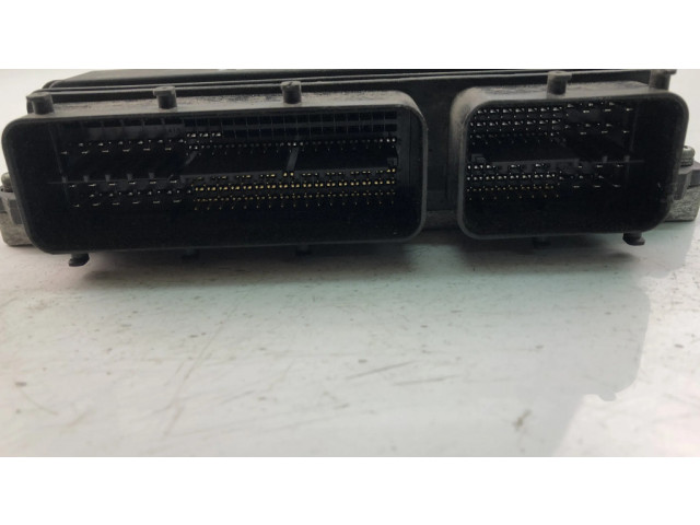 Řídící jednotka 8966105M30 Toyota Avensis T270 2011