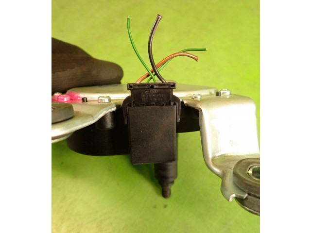 Моторчик заднего дворника     Skoda Octavia Mk2 (1Z)