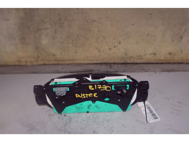 Панель приборов Dacia Duster