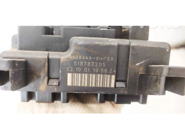 Блок предохранителей  8678449, 518787205   Volvo XC90    