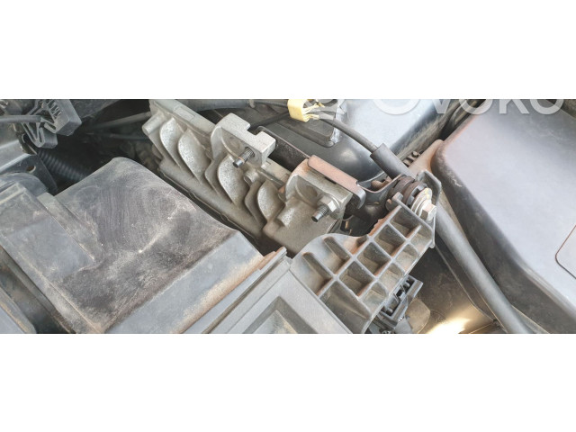 Блок управления двигателя 237106972R   Dacia Duster