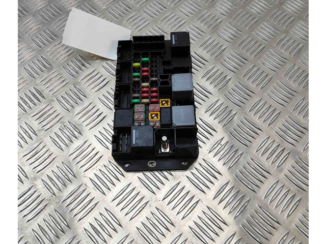 Блок предохранителей DW9314N030AA Jaguar XJ X351