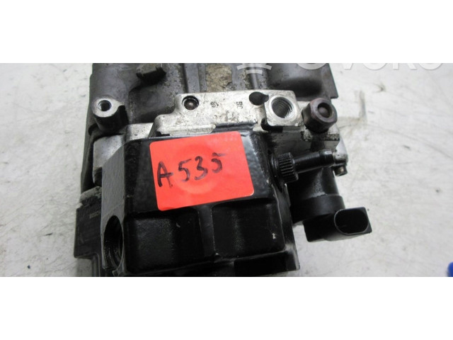 Vstřikovací čerpadlo 057130755G   Audi A8 S8 D3 4E     