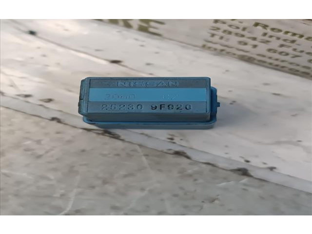 Pojistková skříňka 25230 Nissan Navara D40 2001