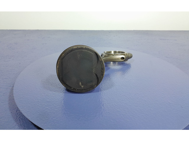 Pojistková skříňka Поршень (поршни) Mitsubishi Outlander 2015