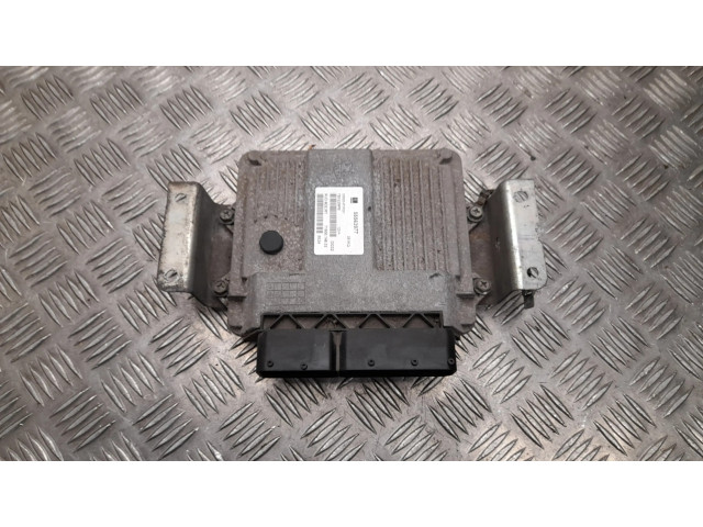 Řídící jednotka 55563977   Suzuki Splash 2008