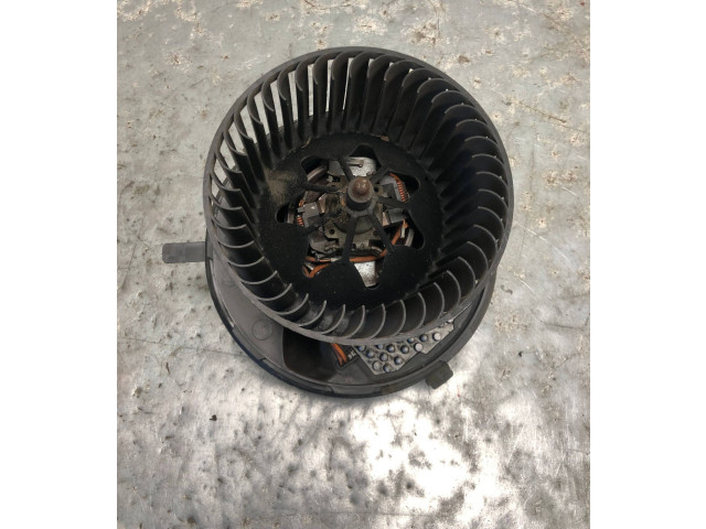 Вентилятор печки 3C0907521F Audi Q3 8U
