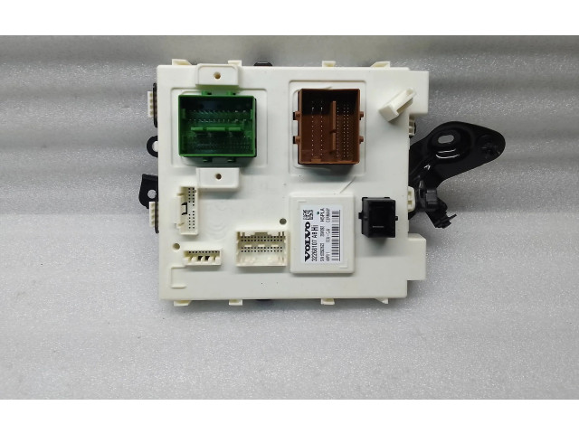 Блок управления двигателя 32268107, 00502622 Volvo XC40
