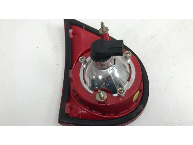 Задний фонарь правый сзади 1K6945093F, 028500104 Volkswagen Golf Plus 2005-2013 года