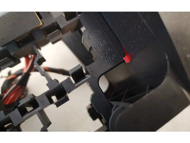 Блок предохранителей  6q0972595a   Volkswagen Polo    