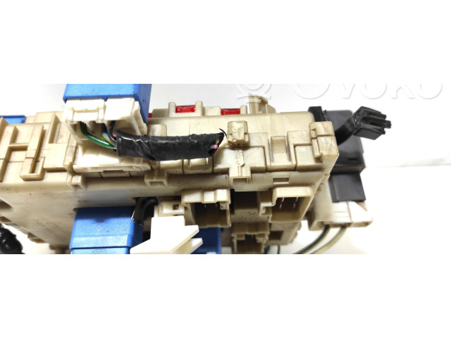 Pojistková skříňka 243504U100 Nissan Almera Tino 2001