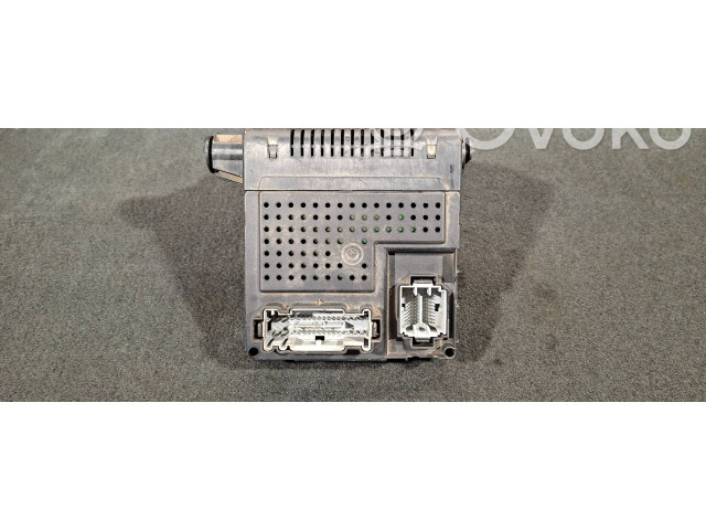 Блок предохранителей 30728542, 05W365 Volvo S60