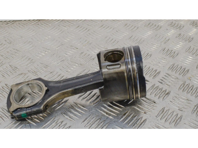 Píst A6110300520 Mercedes-Benz E W210 pro naftový motor 3.2 OM 613.961