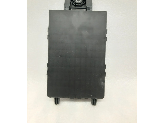 Блок предохранителей 31682732   Volvo XC90    