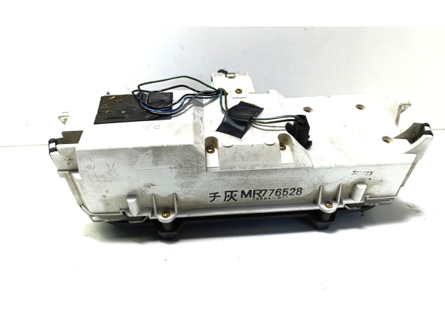 Přístrojová deska Mitsubishi Pajero 1996 MB775503, 79775011