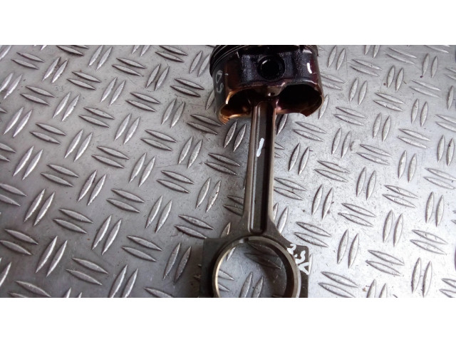 Píst Ford Galaxy pro benzínový motor 2.3