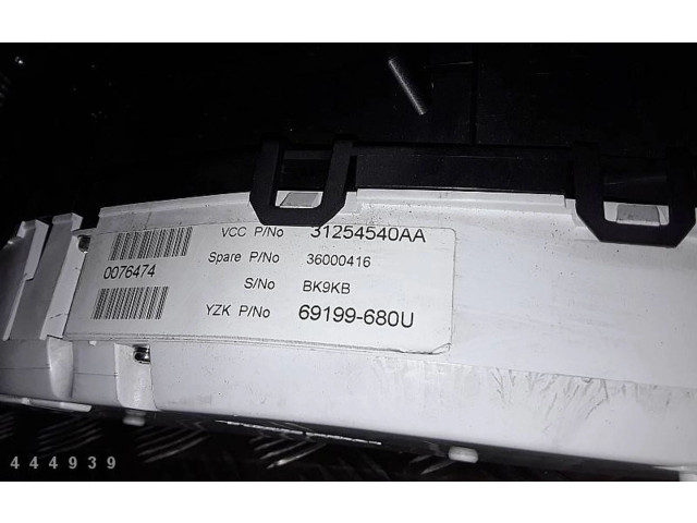 Панель приборов 69199680U, 31254540AA Volvo V70